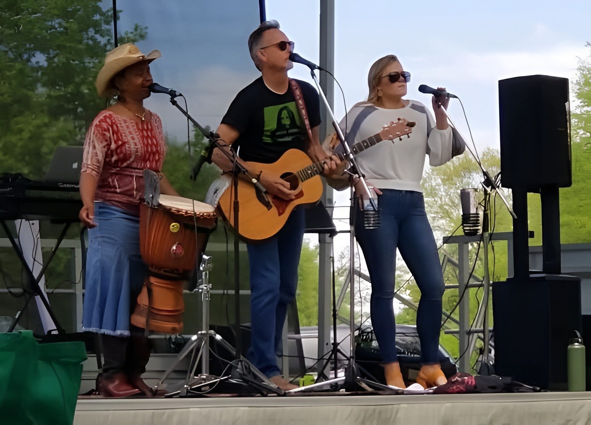 Live music on West Cross Street